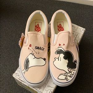 Brand new in box limited Vans peanuts slip on us 6